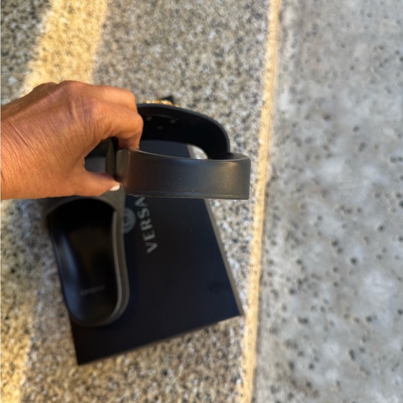 Versace Medusa Slides🛍 - Picture 8 of 10